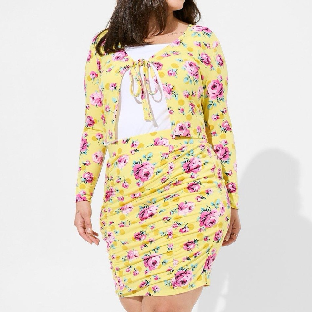 SET Torrid Betsey Johnson Yellow Rose Tie Front Crop Top & Ruched Skirt 1X 14 16 - Picture 14 of 16